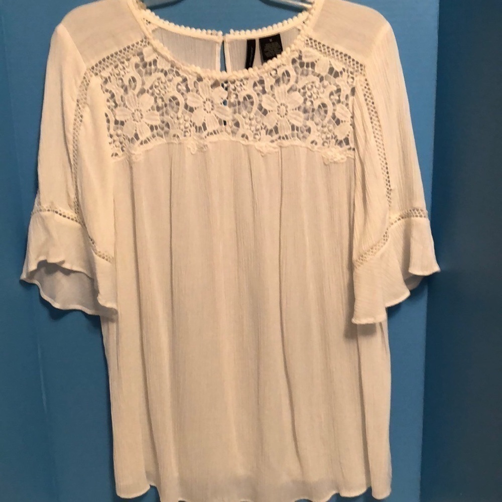 New directions beige top, bell sleeves. Size M